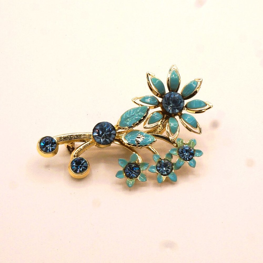 Vintage Blue Glass Rhinestones & Spinning Blue Enamel Flowers Silver Tone Brooch